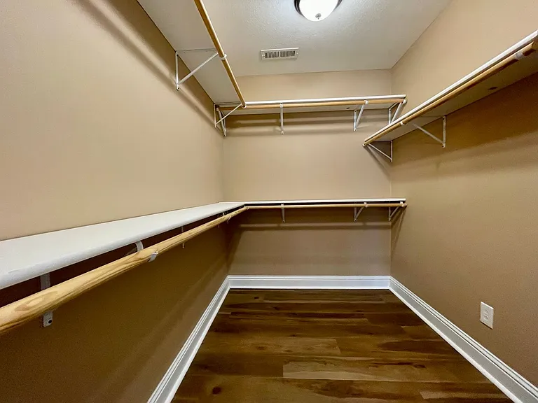 918 Whitecotton Dr — Photo 14