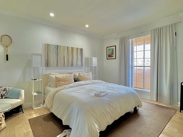 11812 Gorham Ave #Penthouse 2 — Photo 11