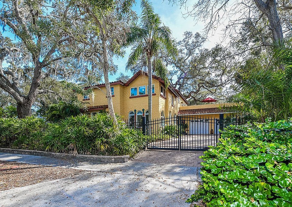 1st image of 978 Virginia Dr