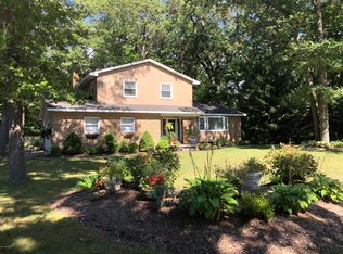 15819 Obrien Ct, Grand Haven, MI 49417
