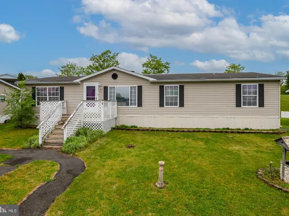 506 Caravelle Ln, Reading, PA 19606