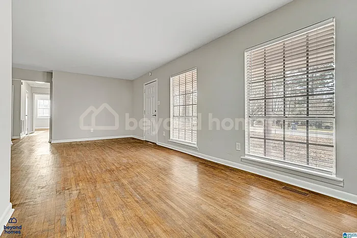 4012 Hazelwood Rd — Photo 5