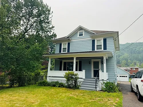 151-153 Iris Dr Photo 1