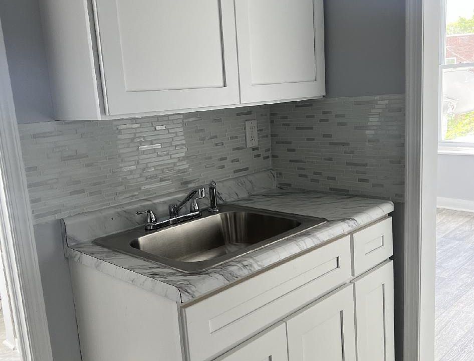 2nd image of 1410 W Cheltenham Ave Floor 2