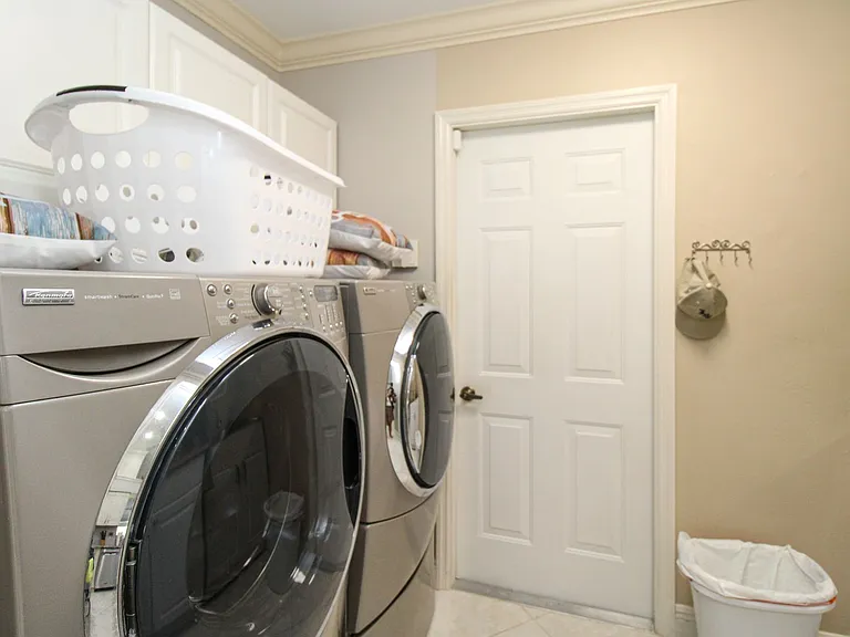 333 Wentworth Ct — Photo 31