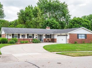 562 Warm Springs Dr, Fairborn, OH 45324