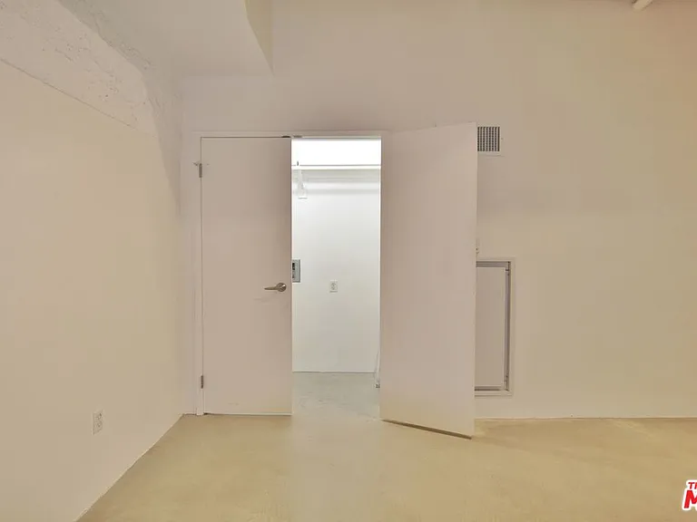 849 S Broadway #M02 — Photo 11