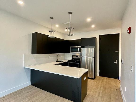 3rd image of 726 Park Ave #2N