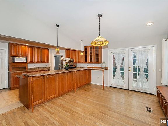 5th image of 35 Taggart Way