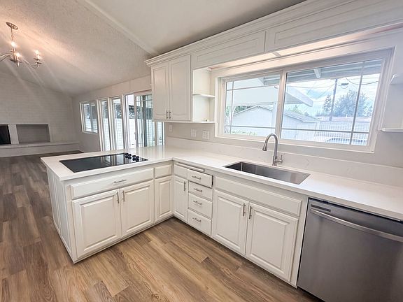 5th image of 8400 Bermuda St