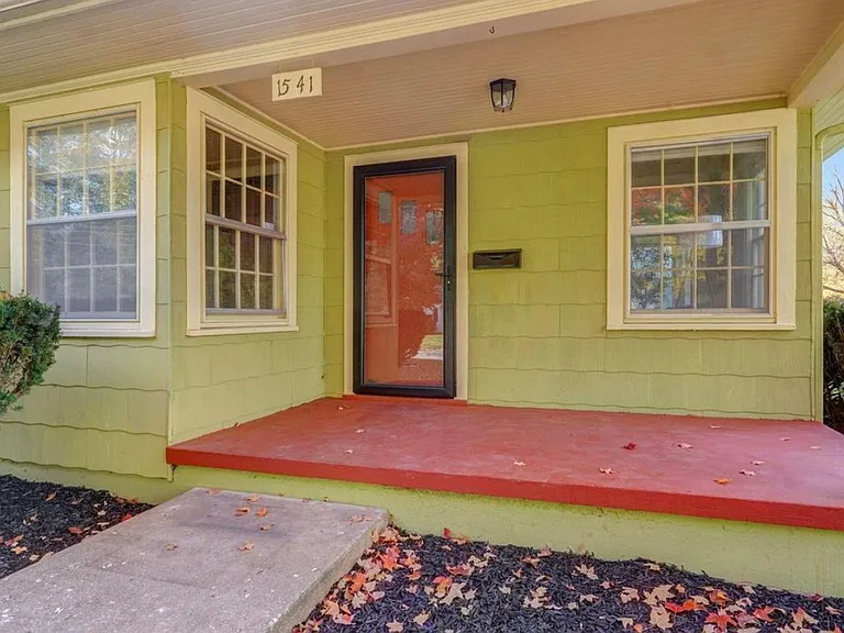 1541 S Kickapoo Ave — Photo 5