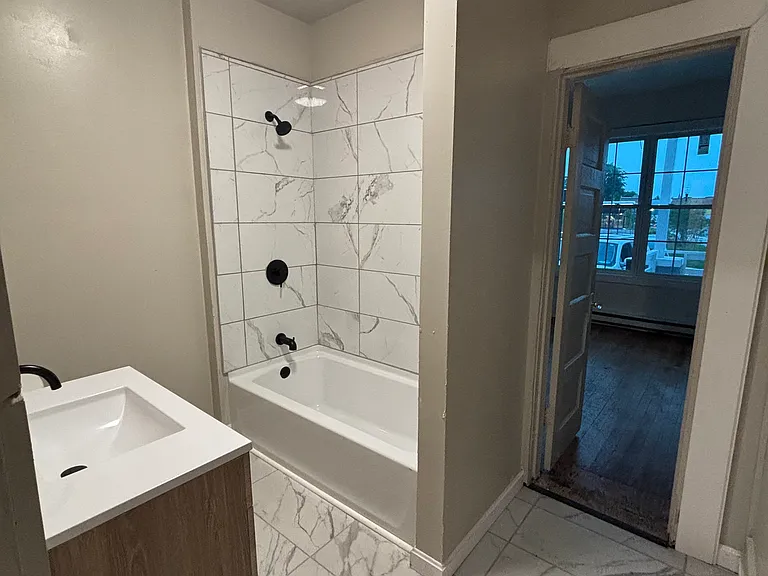 303 Jackson St #1 — Photo 2