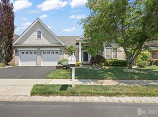 93 Country Club Dr, Monroe Township, NJ 08831