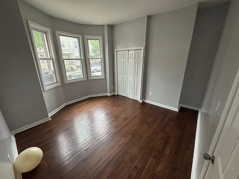 270 Littleton Ave #1F — Photo 1