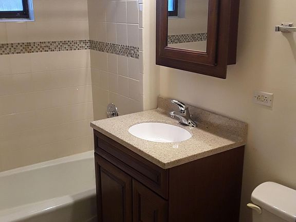 5th image of 5826 158th Pl APT 1AR