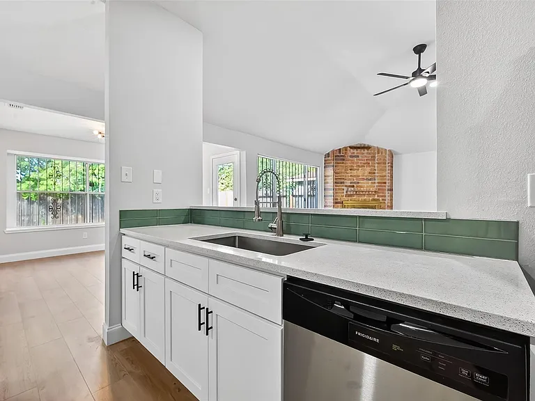 5530 Oak Falls Dr — Photo 18