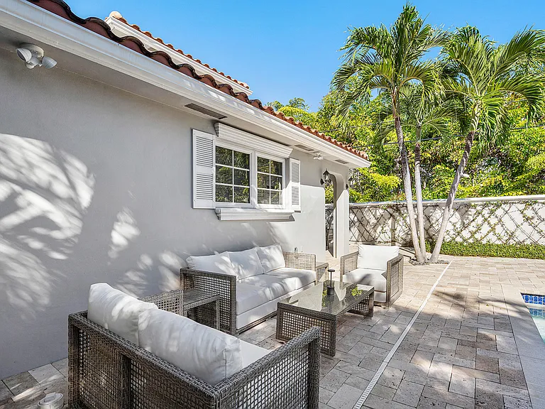 820 Palm Trl — Photo 35