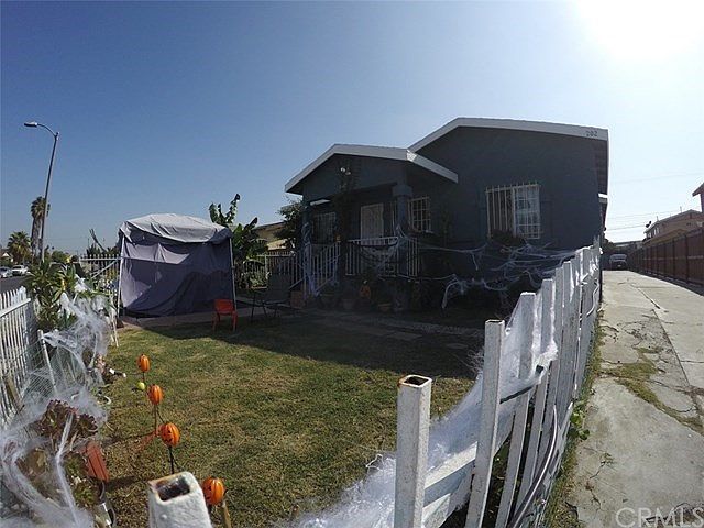 1st image of 200 W 113th St