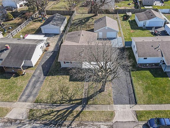 2nd image of 219 Thoreau Ln