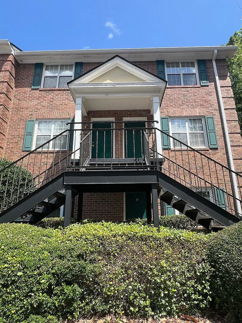 2 bed 2.5 bath townhouse — Photo 2