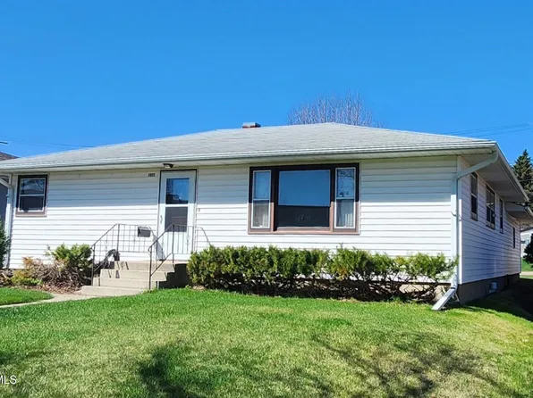1027 2nd Ave NW, Valley City, ND 58072