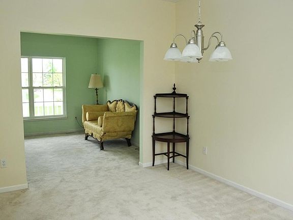 5th image of 10927 Thornberry Way