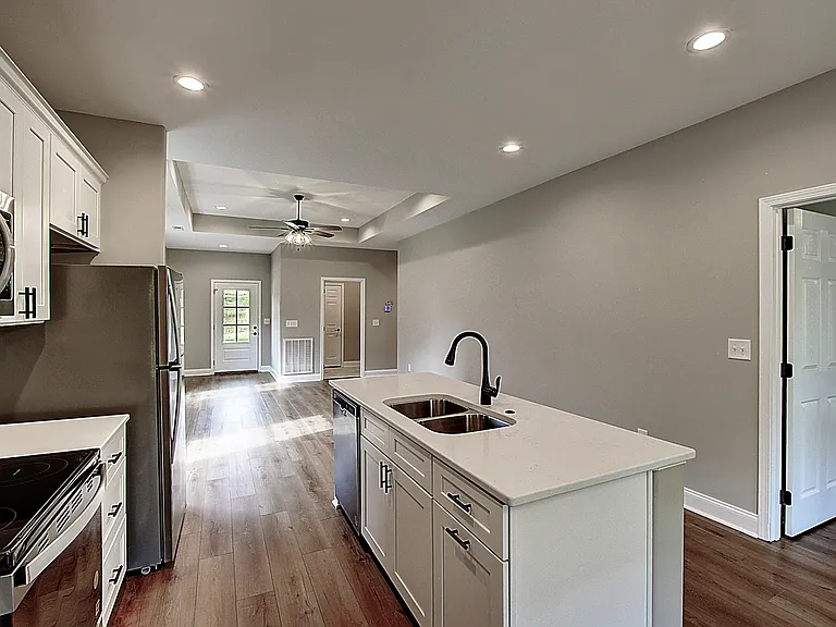 209 University Pkwy #41 — Photo 26