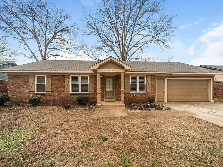 1585 Pepperwood St — Photo 1
