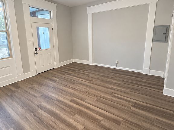 2nd image of 313 W 6th St APT 4