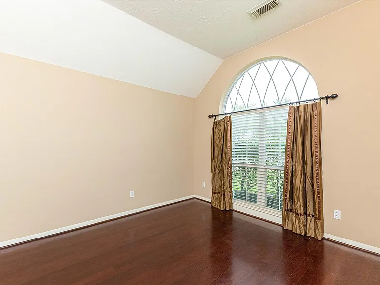 2201 Signal Hill Dr — Photo 7