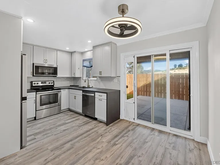 8009 Calle Fanita — Photo 8