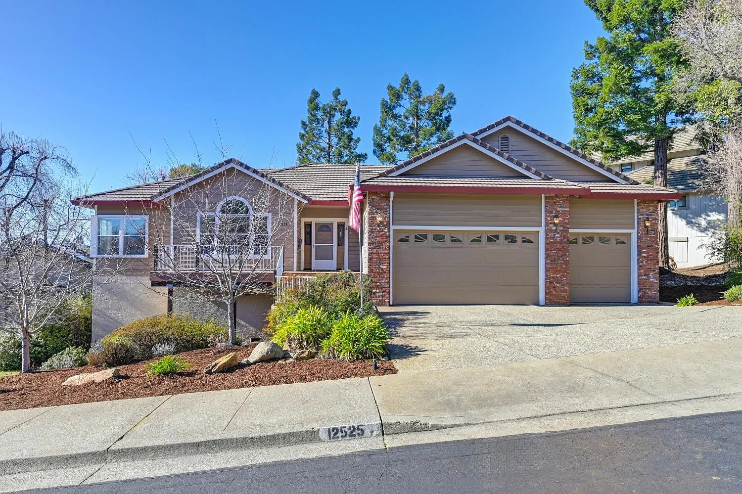 12525 Quail Meadow Dr photo 1