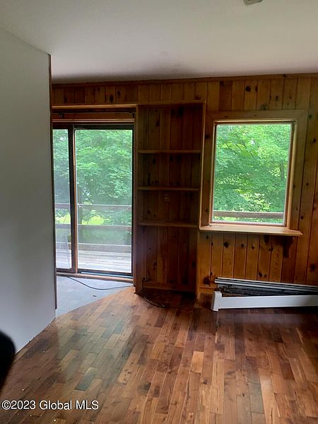 4th image of 35 Hanser Way
