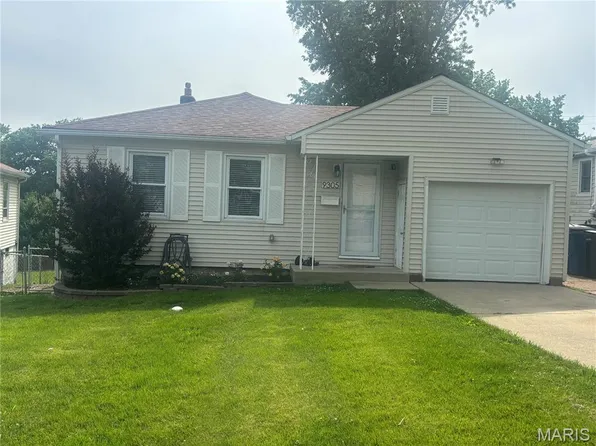 9305 Cloverhurst Dr, Saint Louis, MO 63123