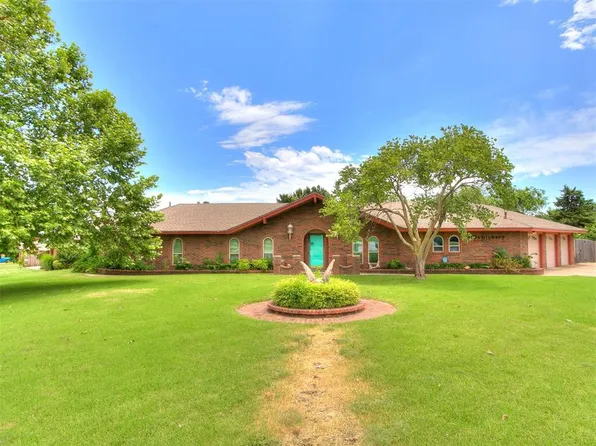 100 S Hickory Ln, Moore, OK 73160