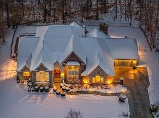 49 Grand Meridien Frst, Chesterfield, MO 63005