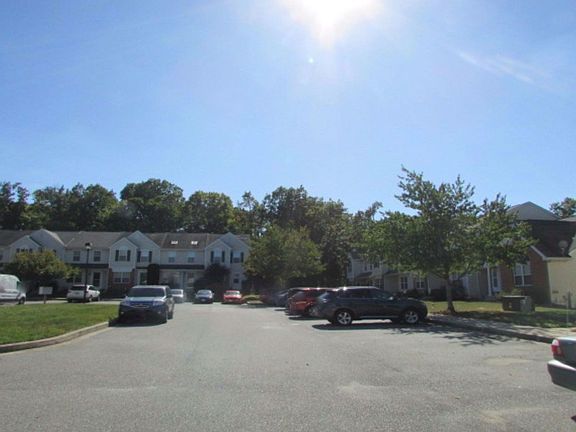 5th image of 1325 Foxglove Sq