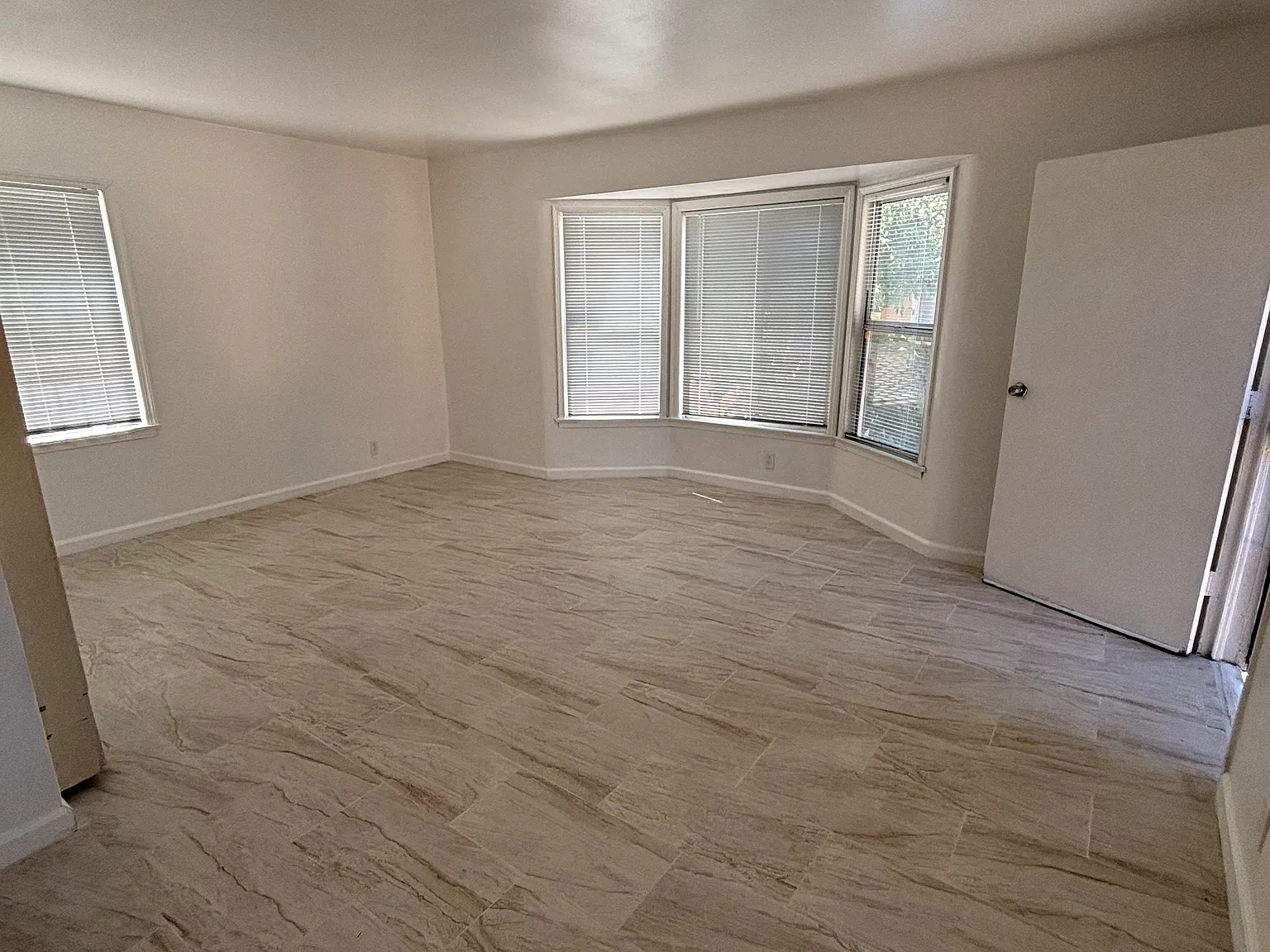 1 bed, 630 sqft, $1,749 — Photo 1