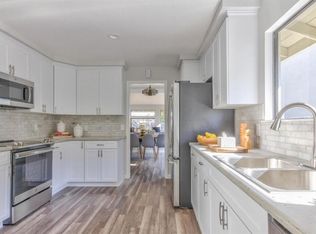 450 Ridgemark Dr, Hollister, CA 95023