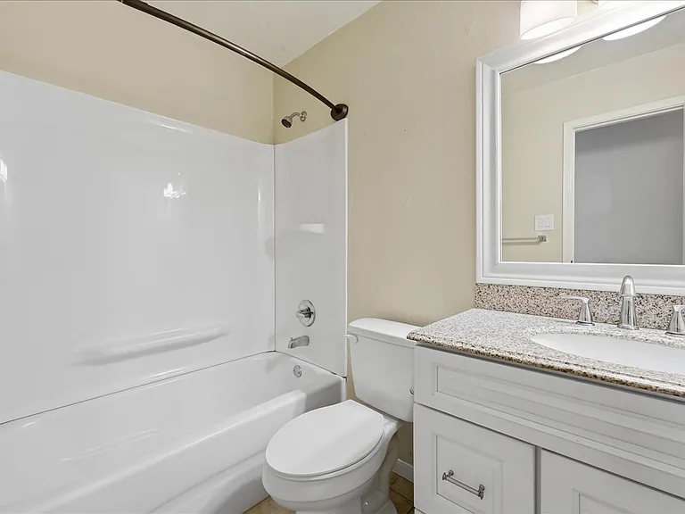 1620 Wellington Pl #604 — Photo 11