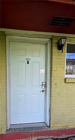 Building Photo - 9023 Palm St #B