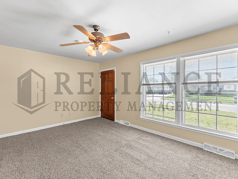 3052 S Bonn Ave — Photo 5