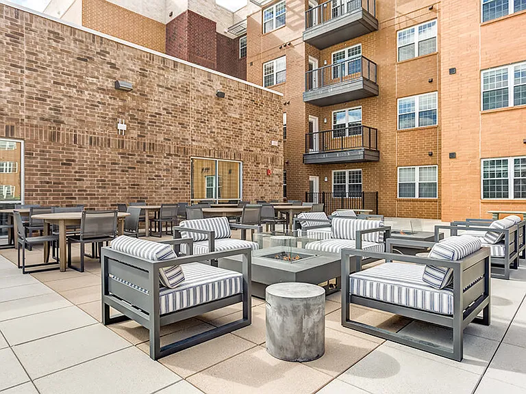 500 Station Apartments — Photo 31