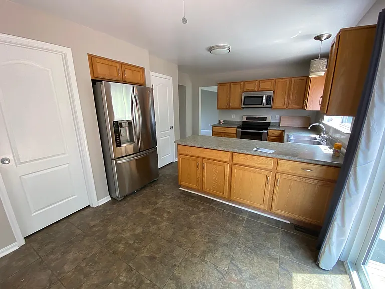 8601 Sunmont Dr — Photo 3