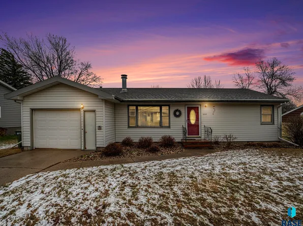 1018 N Elm St, Luverne, MN 56156