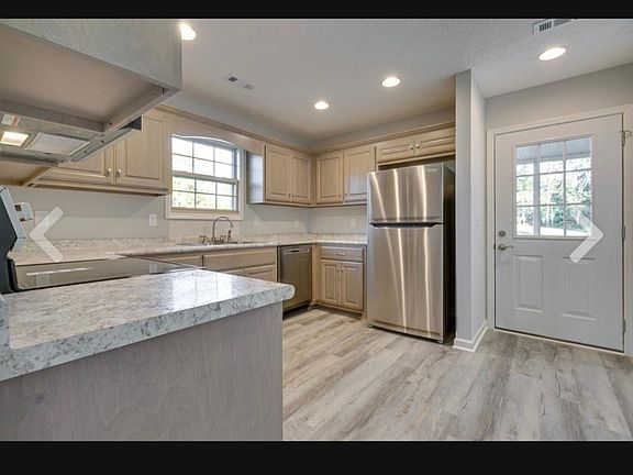 4th image of 282 Hunt St