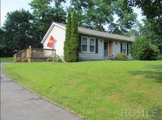 33 Bower Rd, Poughkeepsie, NY 12603