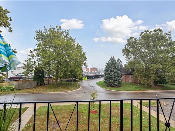 4th image of 119 Riviera Dr #19