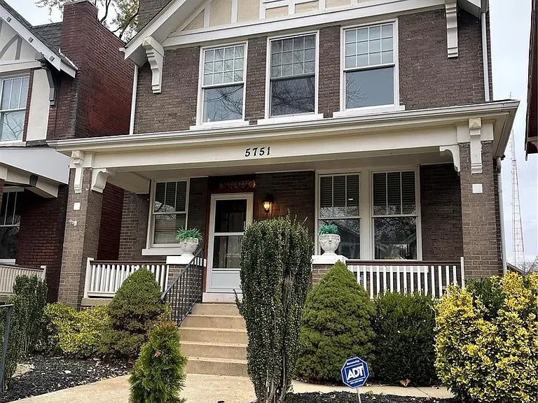 5751 De Giverville Ave — Photo 1