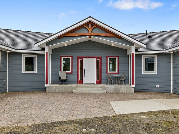 Grand entrance as you approach the front door.